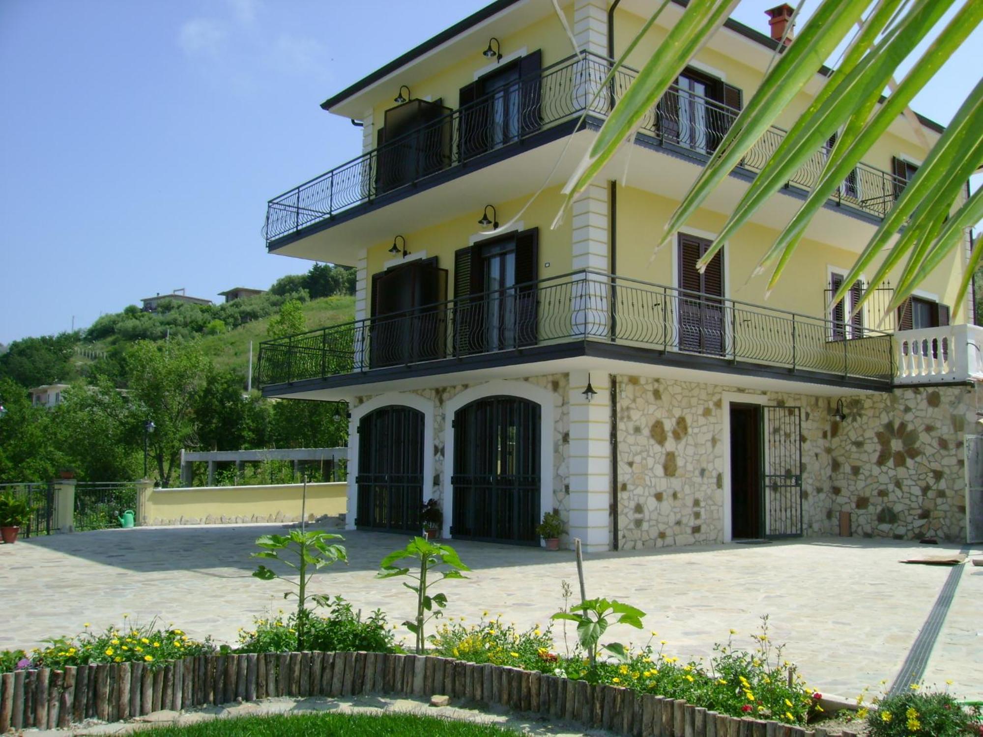 Villa Malandrino Guest House アグローポリ エクステリア 写真